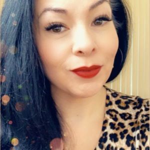 Meet your Posher, Monica